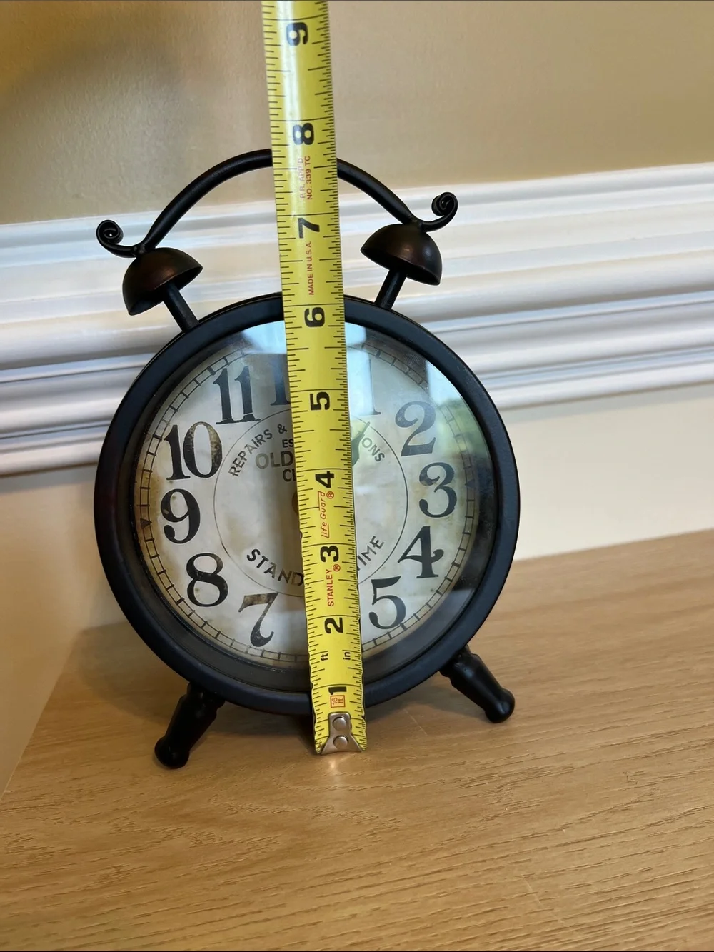 Black Vintage-Style Table Clock